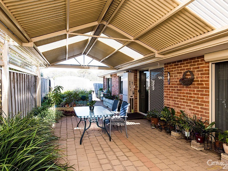 8 Waterside Crescent, Gwelup WA 6018