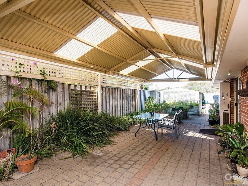 8 Waterside Crescent, Gwelup WA 6018