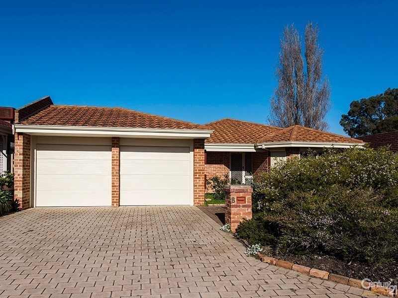 8 Waterside Crescent, Gwelup WA 6018