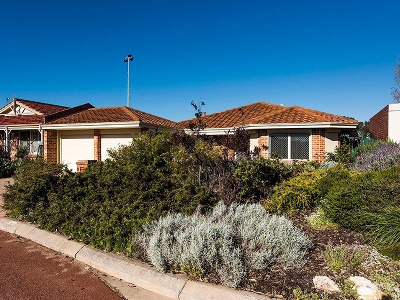 8 Waterside Crescent, Gwelup WA 6018