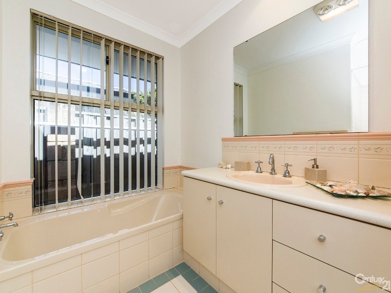 5 Mersin Drive, Mindarie WA 6030