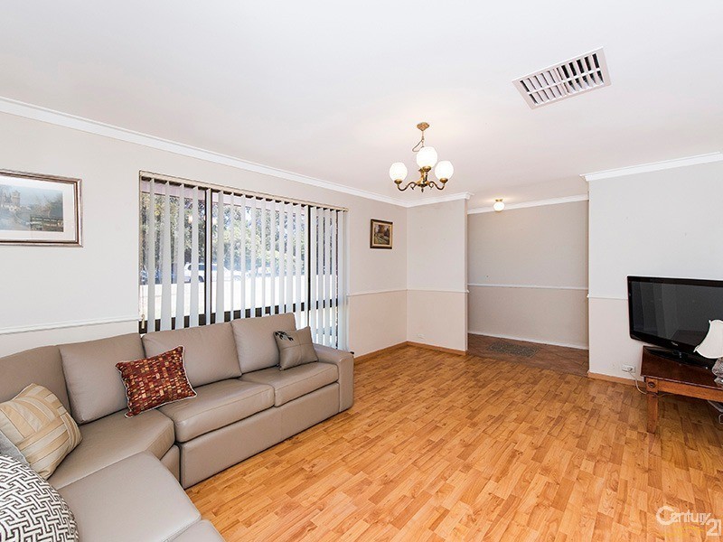 5 Pacific Way, Beldon WA 6027