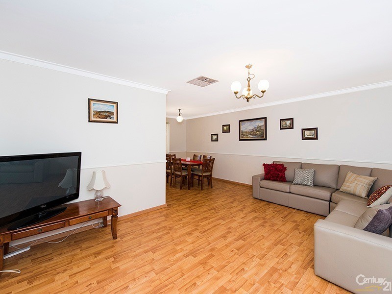 5 Pacific Way, Beldon WA 6027