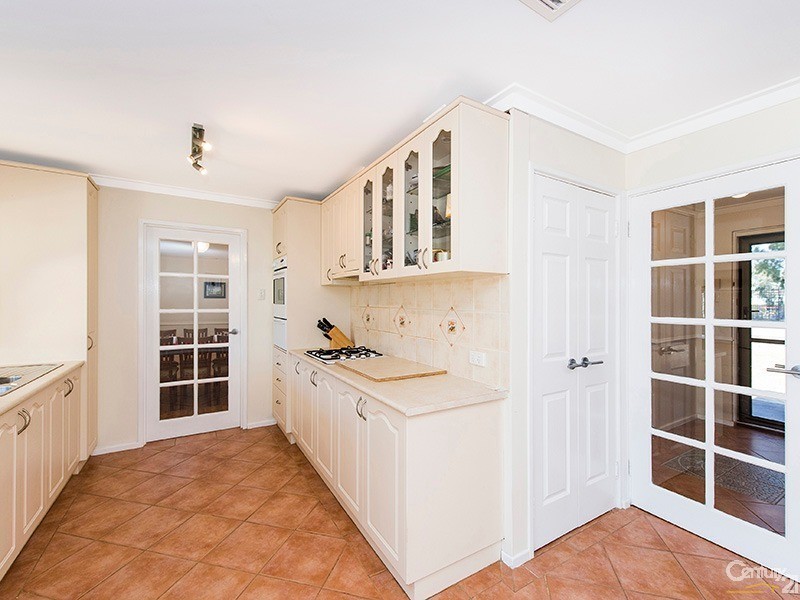 5 Pacific Way, Beldon WA 6027