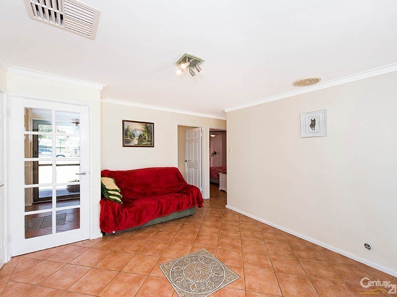 5 Pacific Way, Beldon WA 6027