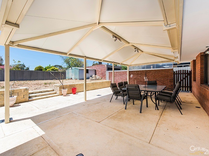 5 Pacific Way, Beldon WA 6027