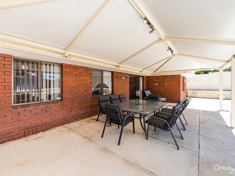 5 Pacific Way, Beldon WA 6027