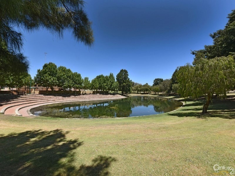 3/37 Stradbroke Gardens, Ridgewood WA 6030