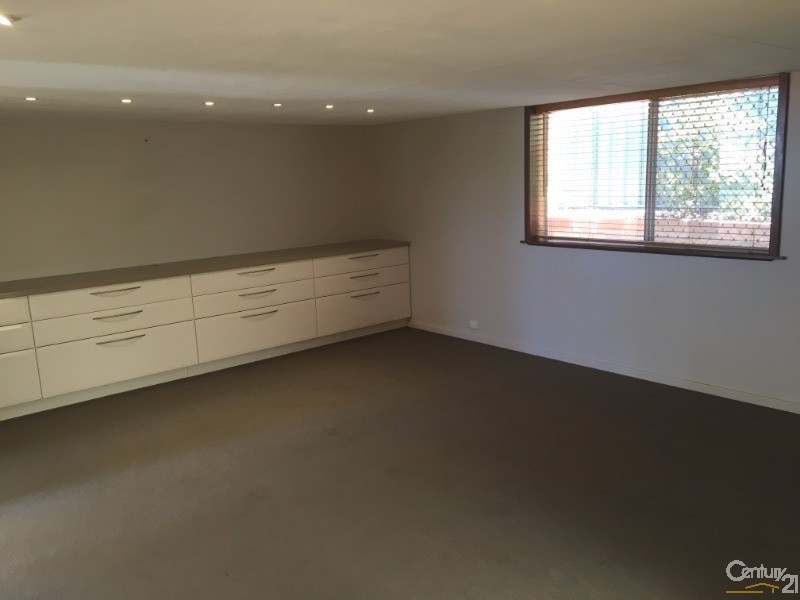 25b Mindarie Drive, Quinns Rocks WA 6030