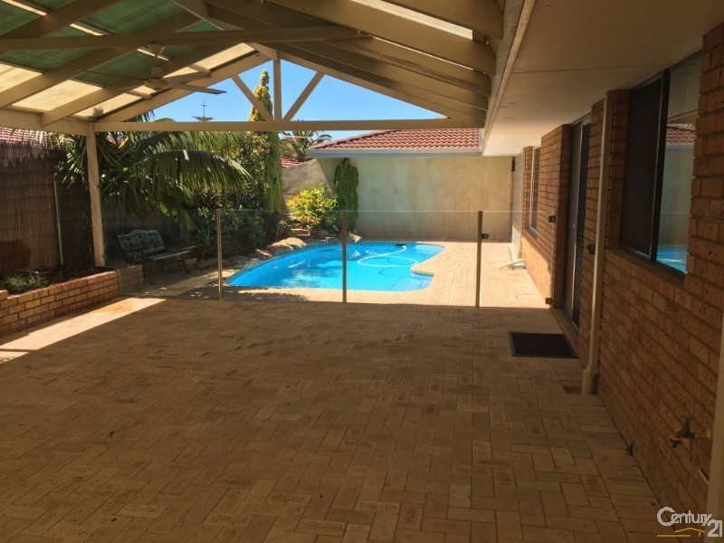 25b Mindarie Drive, Quinns Rocks WA 6030