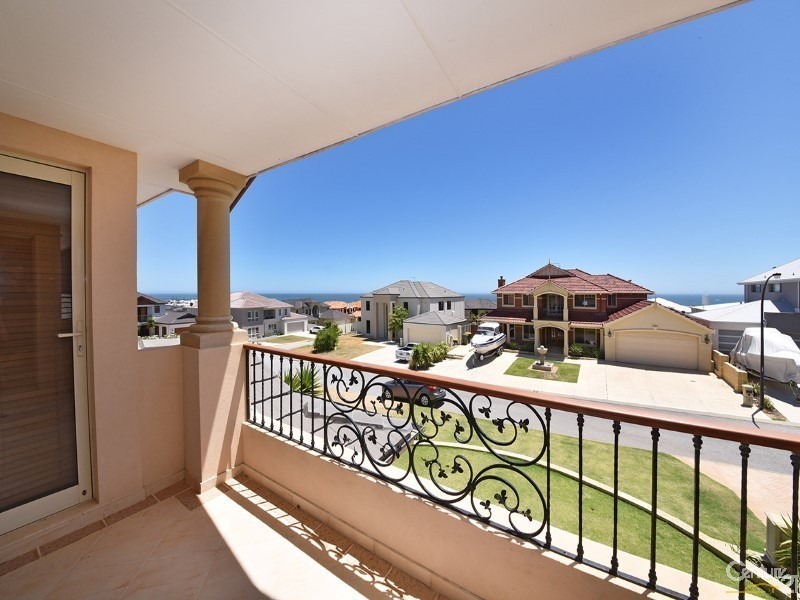 4 Birkenhead Ridge, Mindarie WA 6030