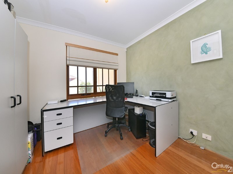 4 Birkenhead Ridge, Mindarie WA 6030