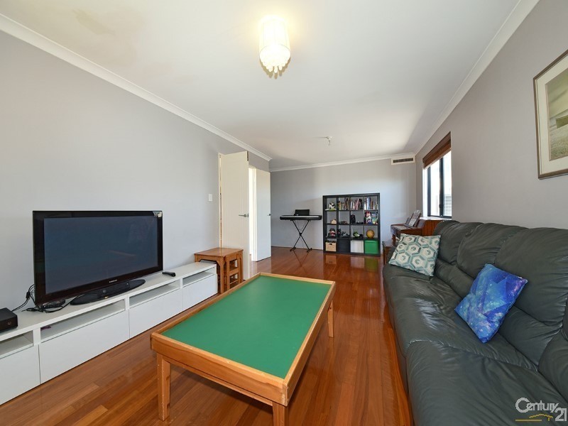 4 Birkenhead Ridge, Mindarie WA 6030