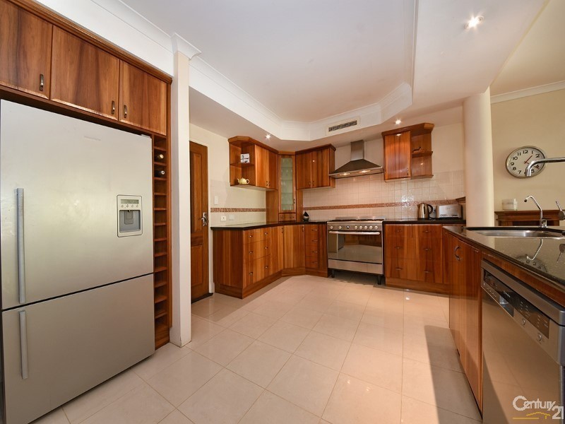 4 Birkenhead Ridge, Mindarie WA 6030