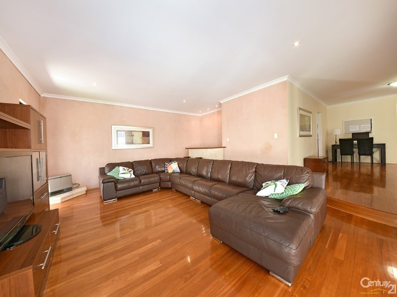 4 Birkenhead Ridge, Mindarie WA 6030