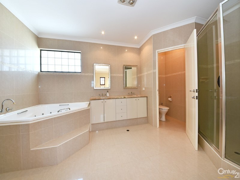 4 Birkenhead Ridge, Mindarie WA 6030