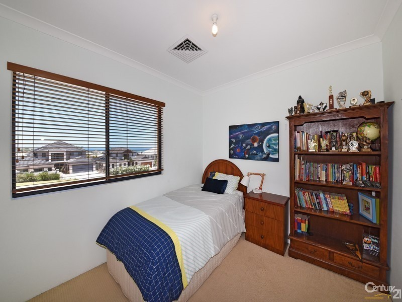 4 Birkenhead Ridge, Mindarie WA 6030