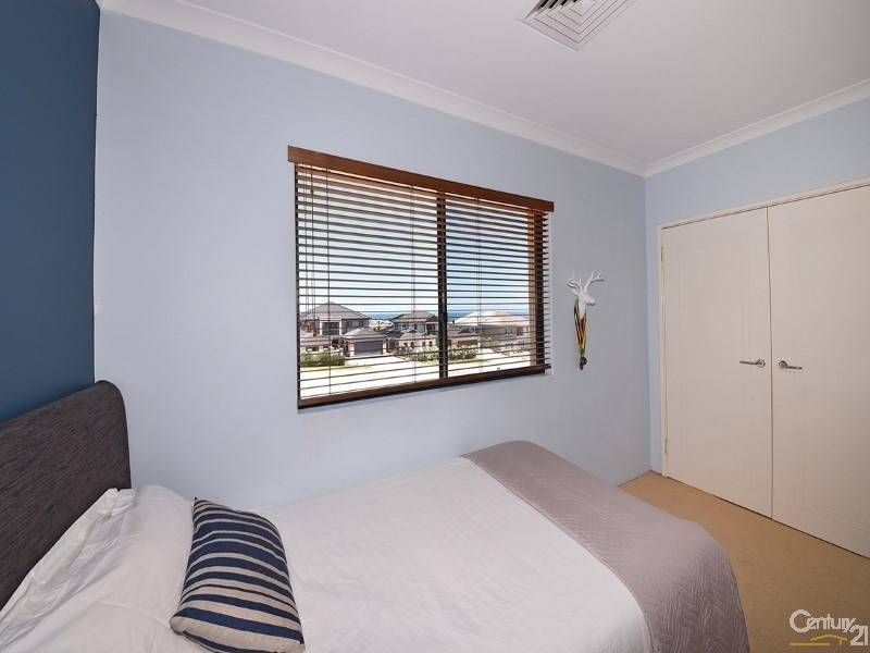 4 Birkenhead Ridge, Mindarie WA 6030