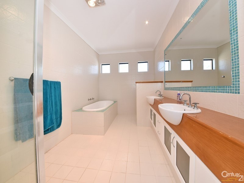 4 Birkenhead Ridge, Mindarie WA 6030