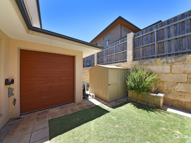 4 Birkenhead Ridge, Mindarie WA 6030