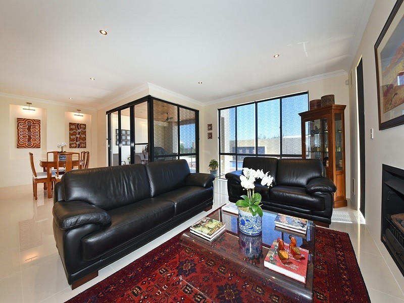 6 Eton Pass, Mindarie WA 6030