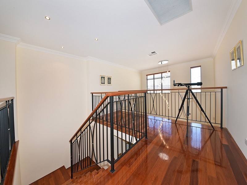 6 Eton Pass, Mindarie WA 6030