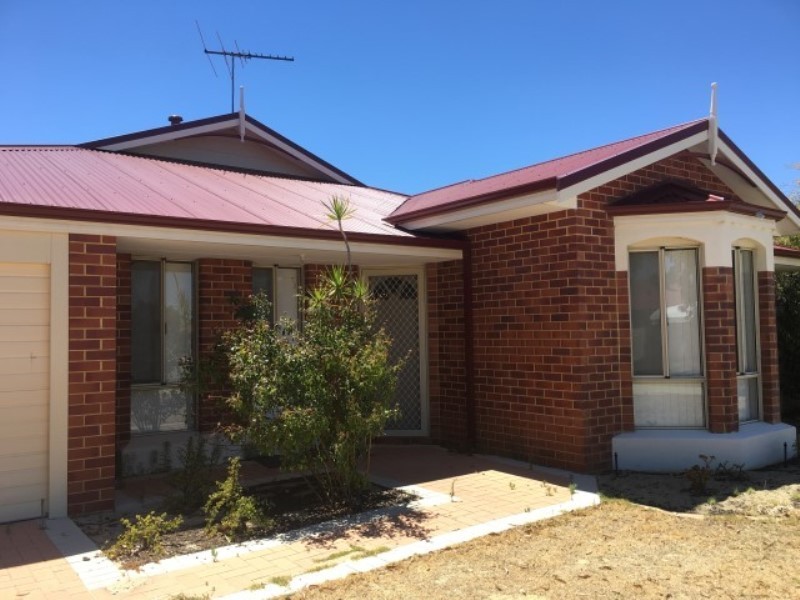 11 St Stephens Crescent, Tapping WA 6065