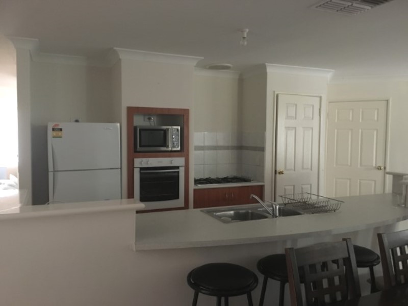 11 St Stephens Crescent, Tapping WA 6065