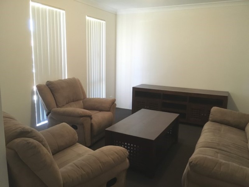 11 St Stephens Crescent, Tapping WA 6065