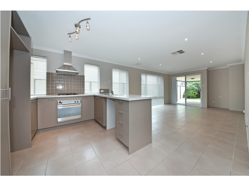 21 Lakewood Terrace, Clarkson WA 6030