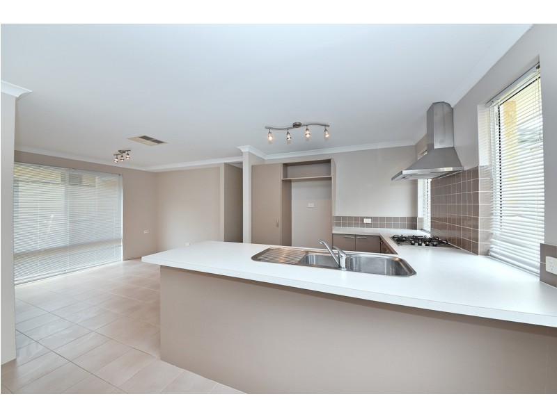 21 Lakewood Terrace, Clarkson WA 6030