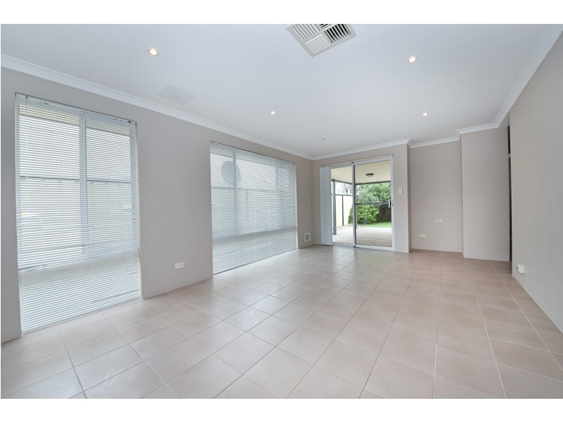 21 Lakewood Terrace, Clarkson WA 6030