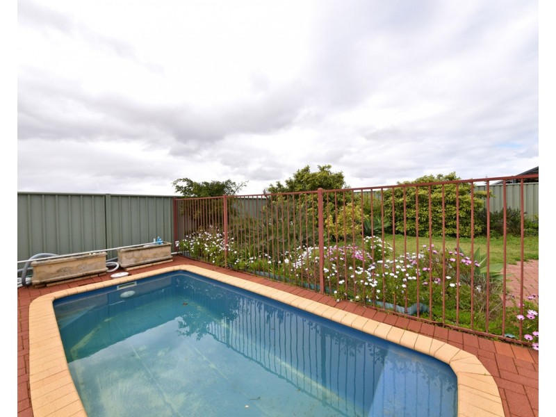 6 Mayne Way, Merriwa WA 6030