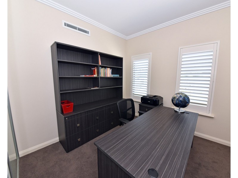 4 Eton Pass, Mindarie WA 6030