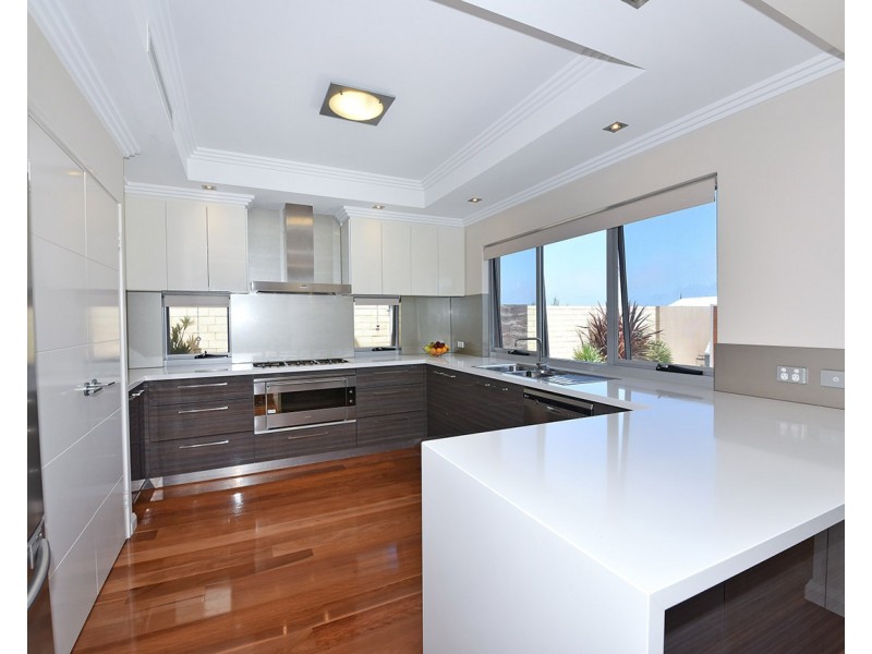 4 Eton Pass, Mindarie WA 6030