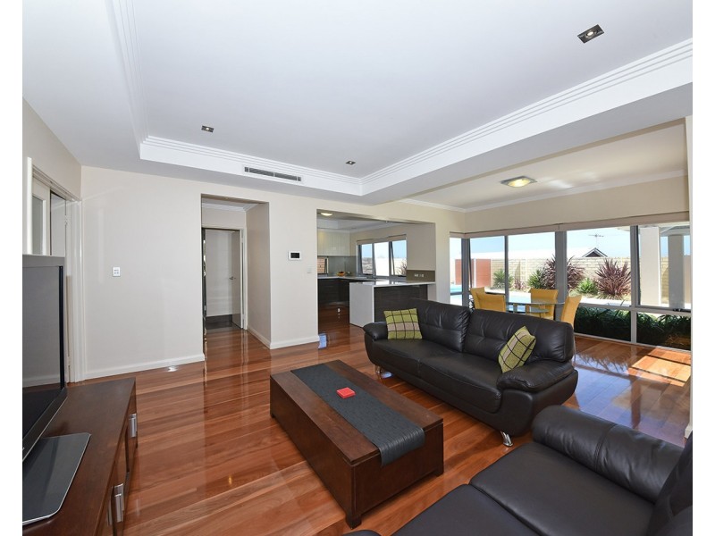 4 Eton Pass, Mindarie WA 6030