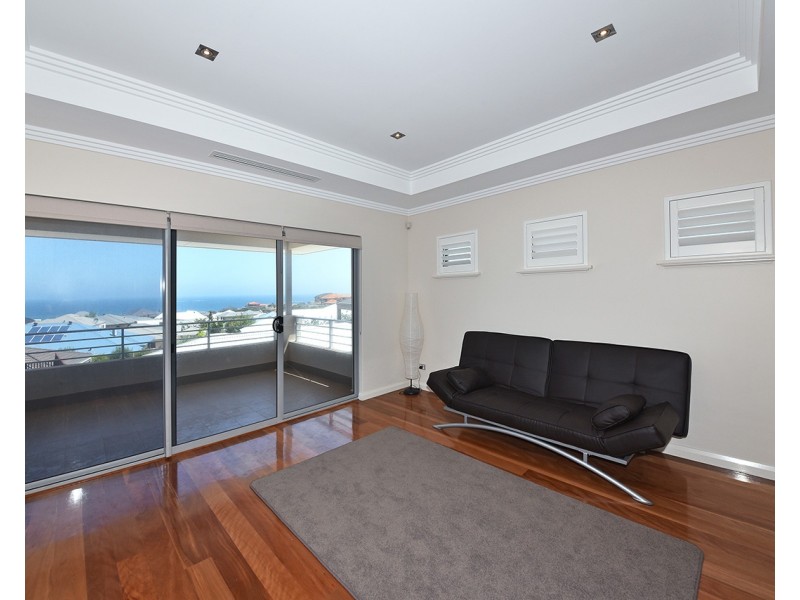 4 Eton Pass, Mindarie WA 6030