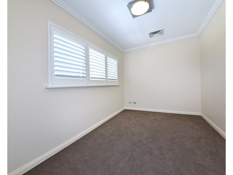 4 Eton Pass, Mindarie WA 6030