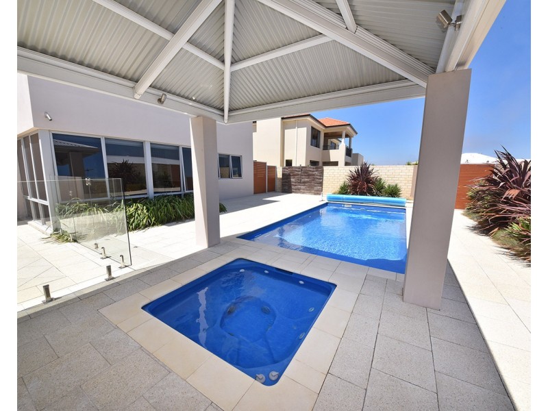 4 Eton Pass, Mindarie WA 6030