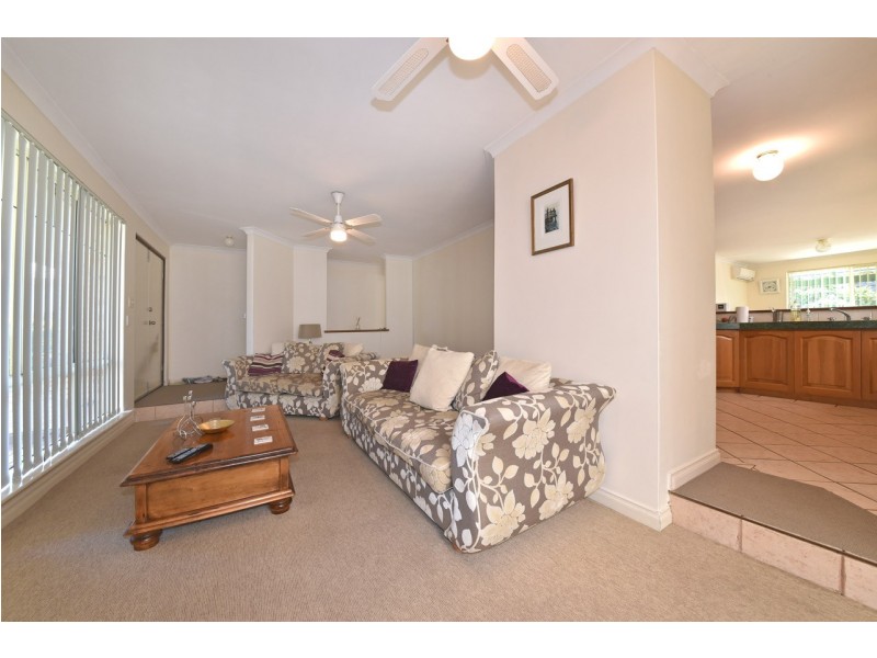 6 Savona Grove, Mindarie WA 6030