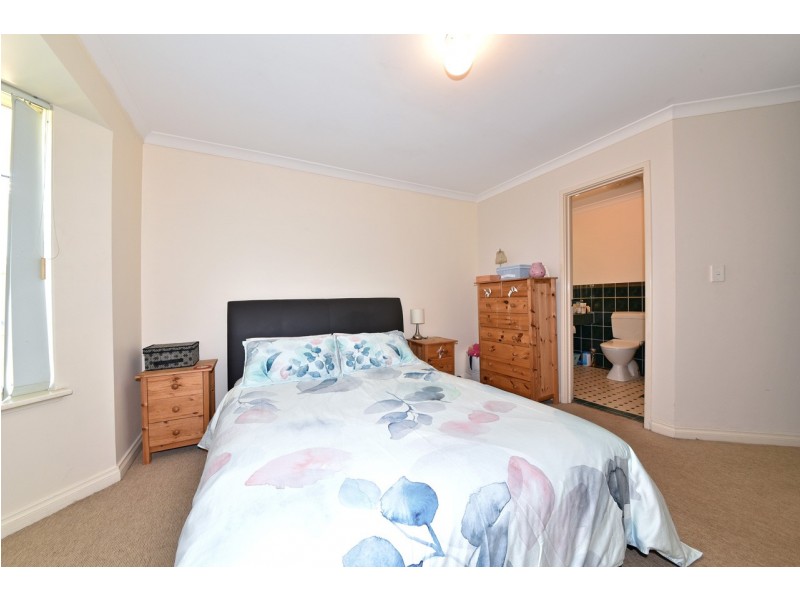 6 Savona Grove, Mindarie WA 6030