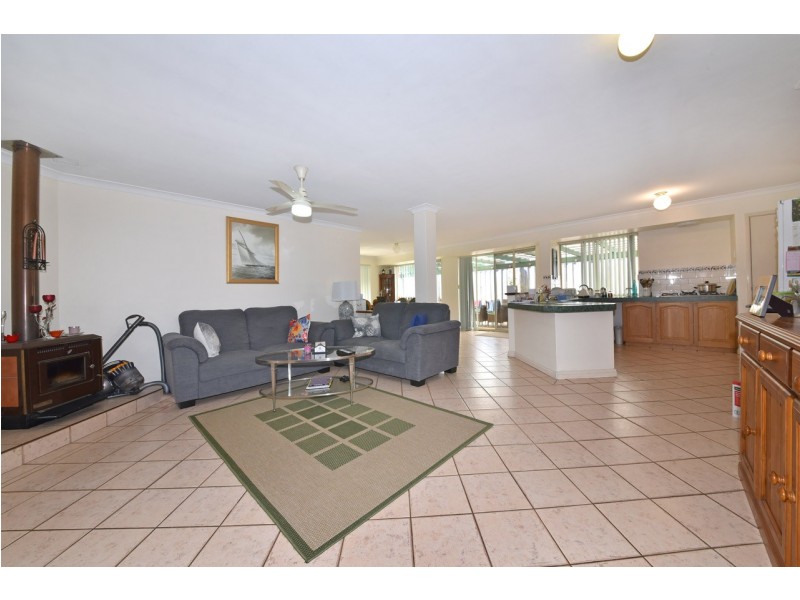 6 Savona Grove, Mindarie WA 6030