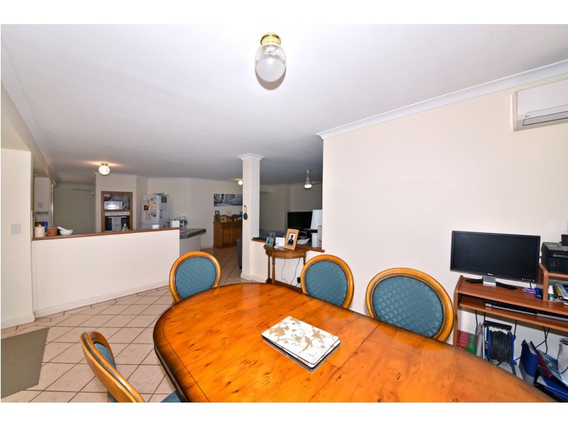 6 Savona Grove, Mindarie WA 6030