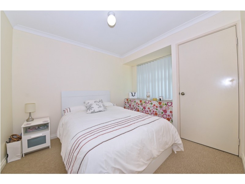 6 Savona Grove, Mindarie WA 6030