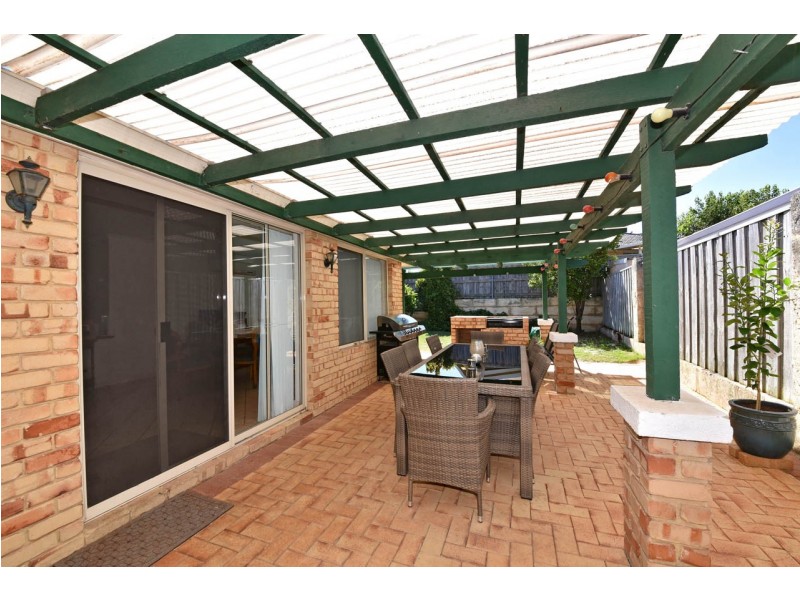 6 Savona Grove, Mindarie WA 6030