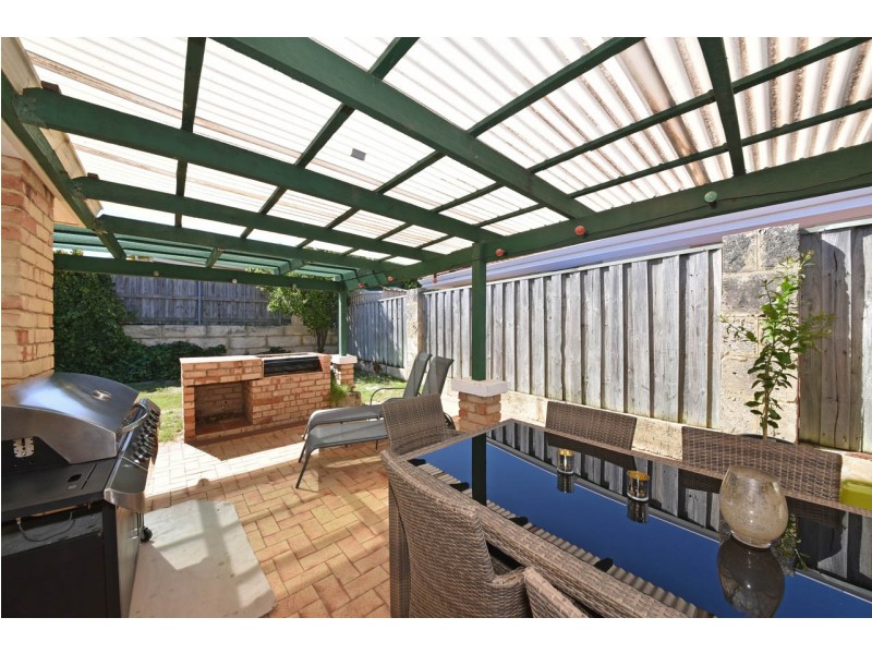 6 Savona Grove, Mindarie WA 6030