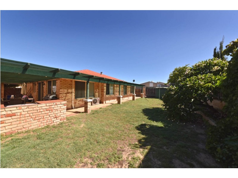 6 Savona Grove, Mindarie WA 6030