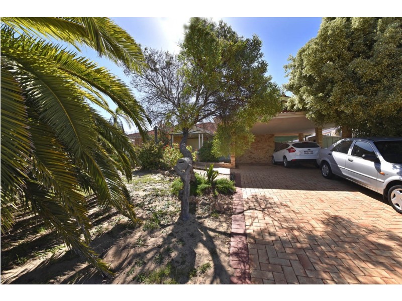 6 Savona Grove, Mindarie WA 6030