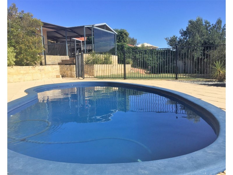 15 Burnett Drive, Clarkson WA 6030