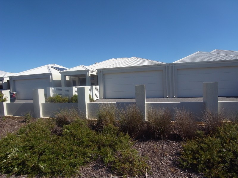 2/154  Benenden Avenue, Butler WA 6036